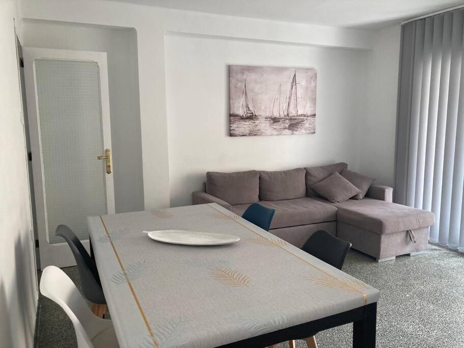Centrico Apartamento A 150M De La Playa كولرا المظهر الخارجي الصورة