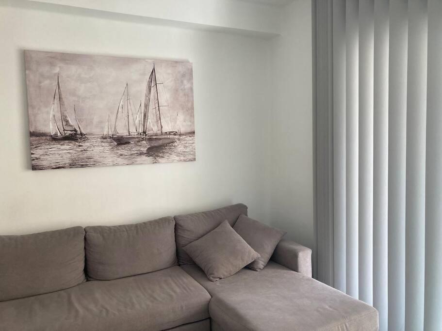 Centrico Apartamento A 150M De La Playa كولرا المظهر الخارجي الصورة