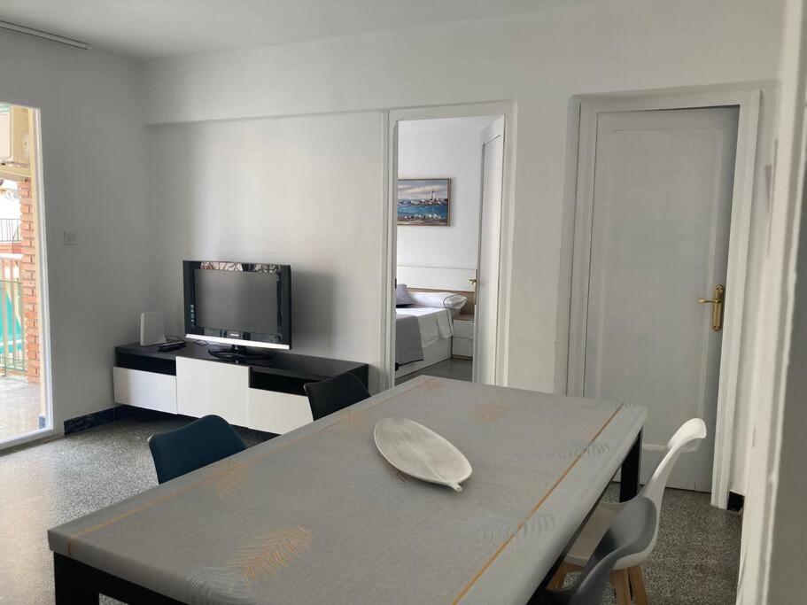 Centrico Apartamento A 150M De La Playa كولرا المظهر الخارجي الصورة